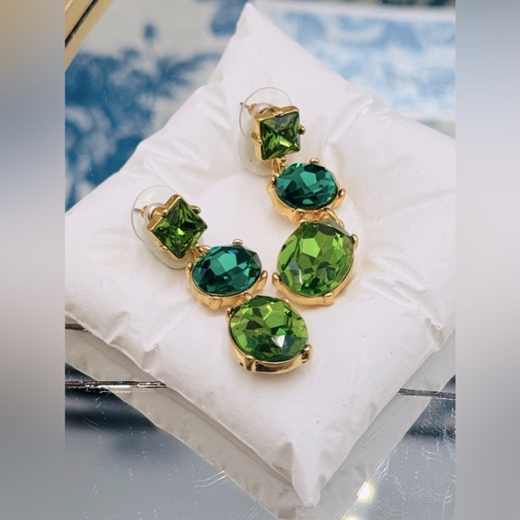 🆕 OSCAR DE LA RENTA 🧿 NWOT Claudia Crystal Drop Earrings, Emerald Multi - Picture 2 of 16